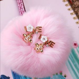 L🌸VE  Earrings 🐝